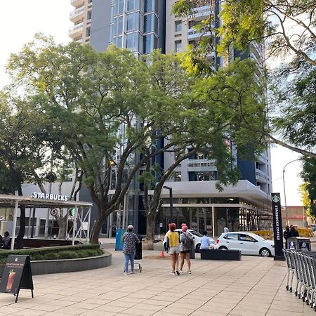 One Rosebank Stay Johannesburg Exterior foto